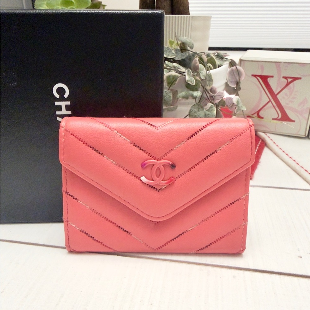 Pink CHANEL Compact V Stitch Leather Wallet Card Holder